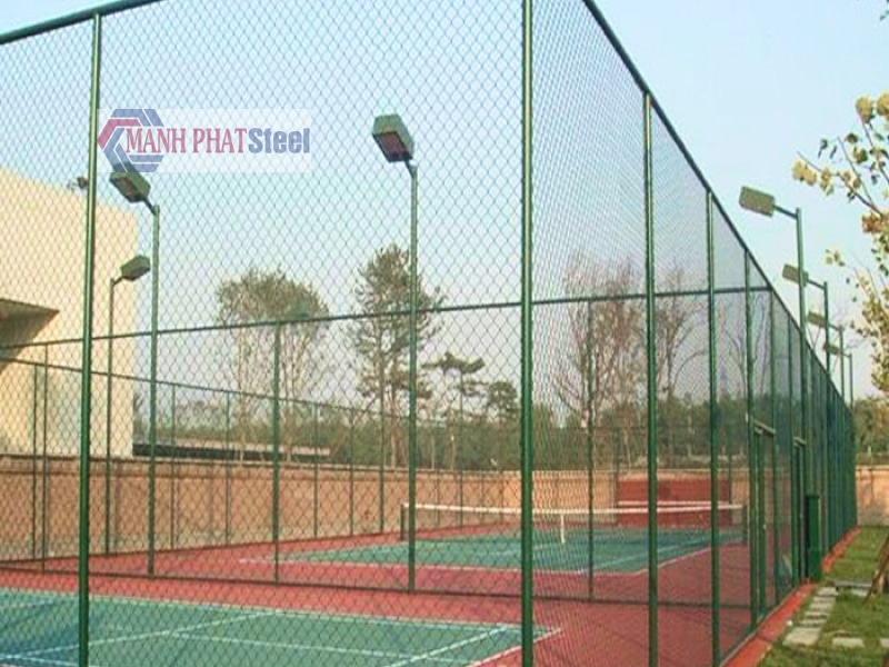 Lưới B20 được dùng làm lưới rào sân tennis