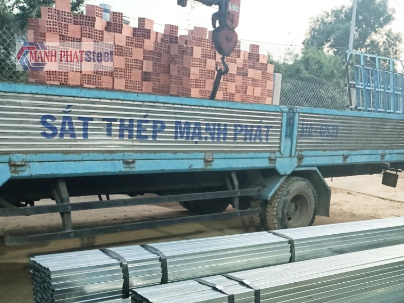 Sắt thép Mạnh Phát cung cấp sắt hộp giả gỗ giá tốt, chất lượng