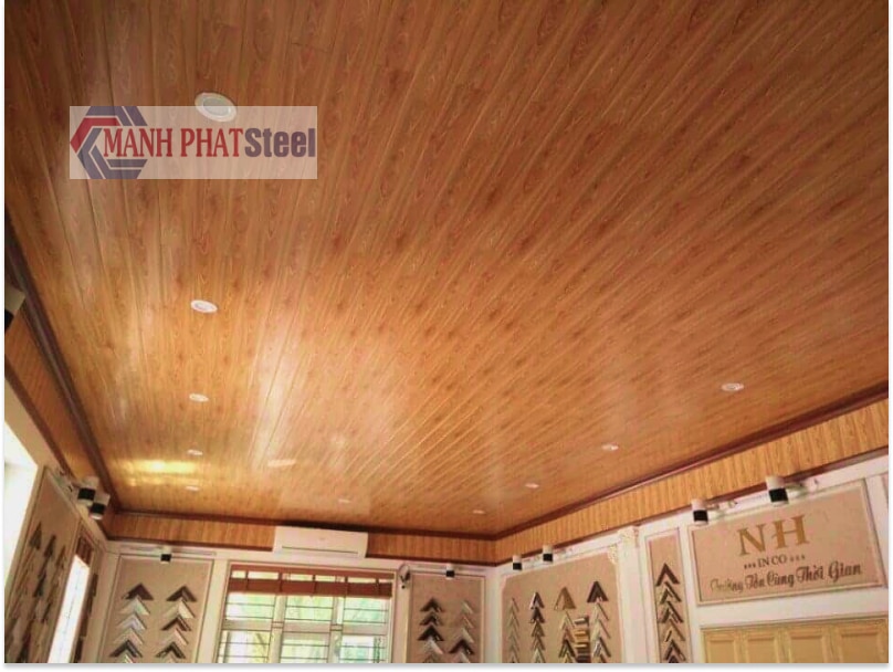 La phông trần nhà bằng gỗ